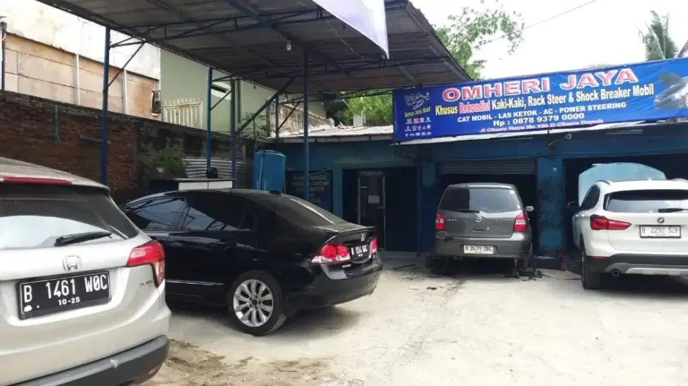MONTIR KAKI DAN MESIN MOBIL