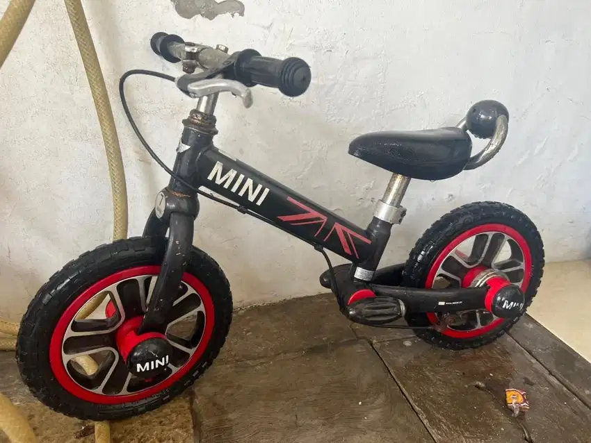 Rastar mini cooper balance bike bekas