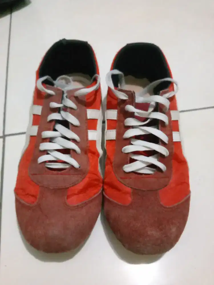 Sepatu ukuran 40