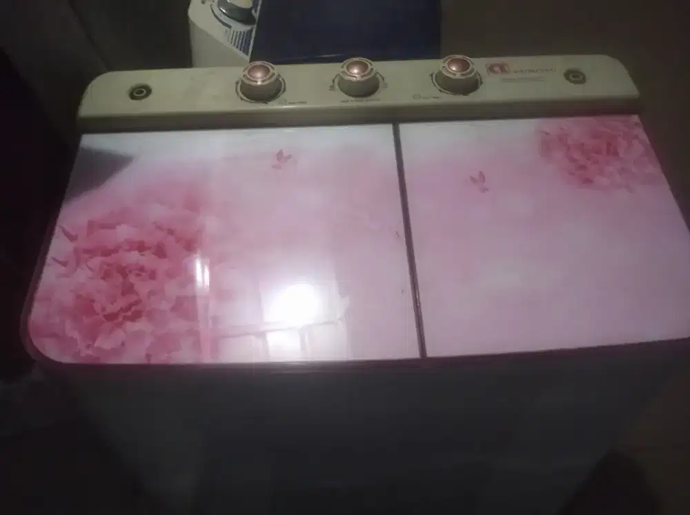 Mesin cuci 2 lubang merek daimatsu 9'2 kilo normal bagus