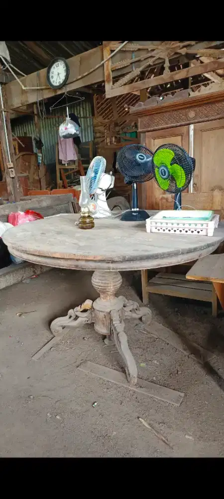 Meja bundar jati lembaran