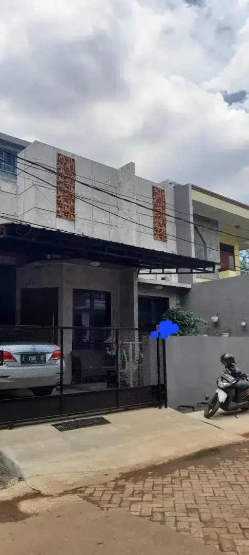 Dijual rumah industrial 3 lantai di jatibening estate