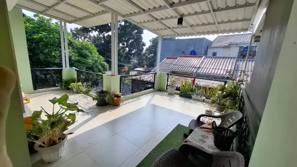 Rumah 2 lantai pinggir jalan msh bisa nego