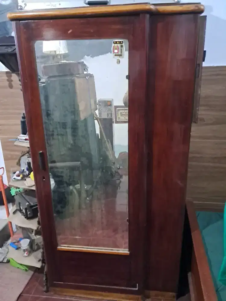 Lemari jati tua (retro) jadoel 1 pintu ada tempat penyimpanan samping