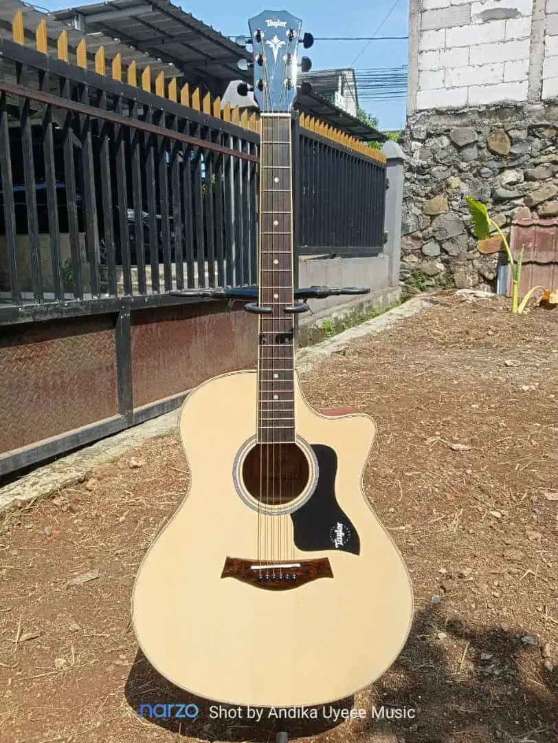 Gitar Akustik Elektrik Custom Premium Model Taylor Natural Glossy !!!