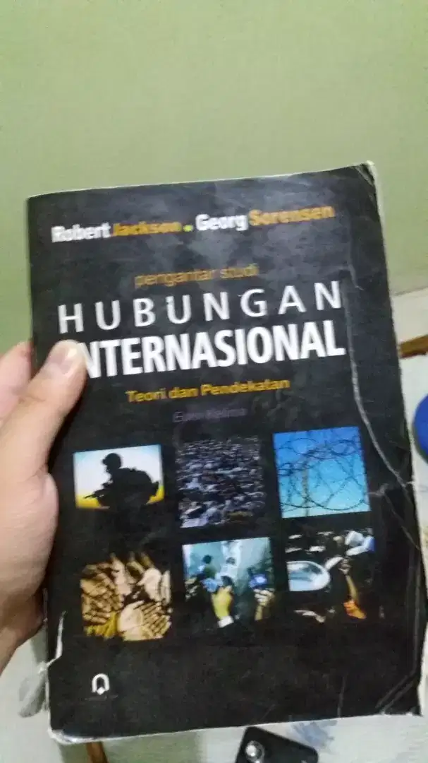 Buku ilmu hubungan internasional