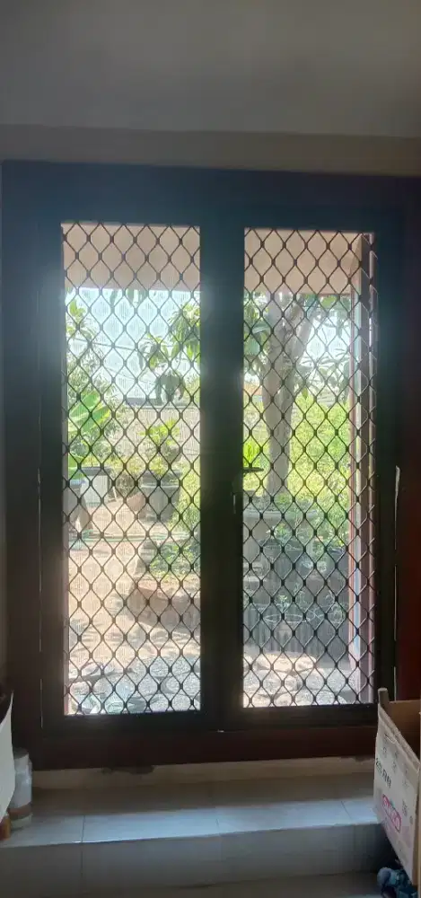 Pintu kasa nyamuk aluminium.