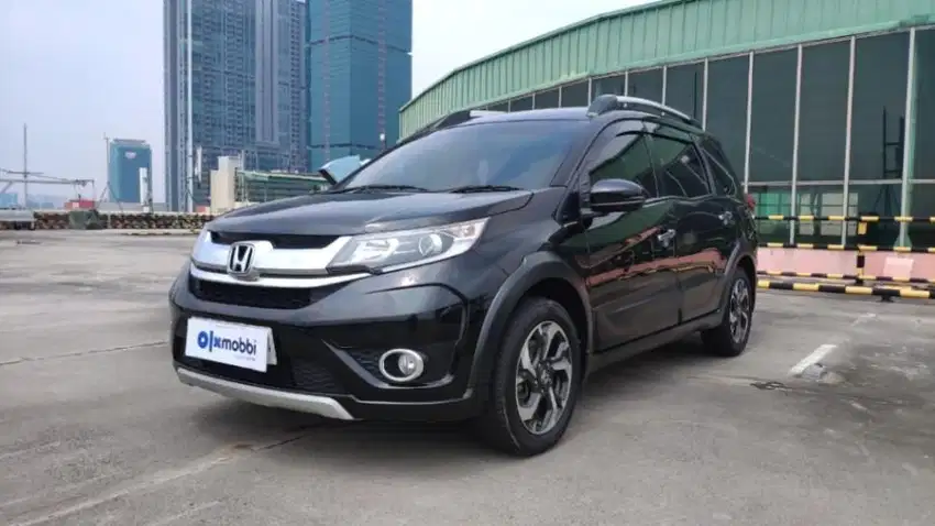 Pajak Panjang  Honda BR-V 1.5 E Bensin-MT 2018 Hitam /