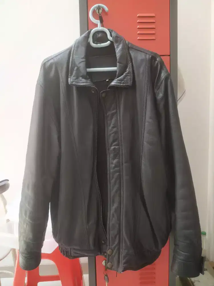 Jaket Kulit Hitam