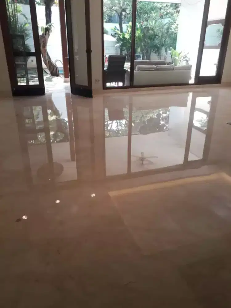 Jas poles lantai marmer