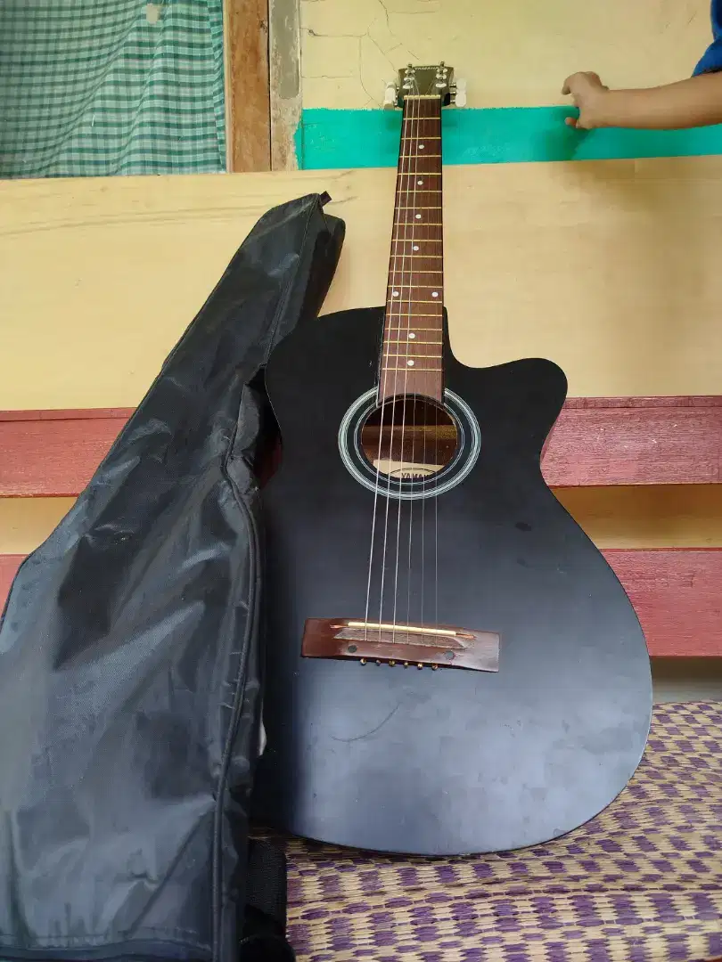 Dijual gitar bekas