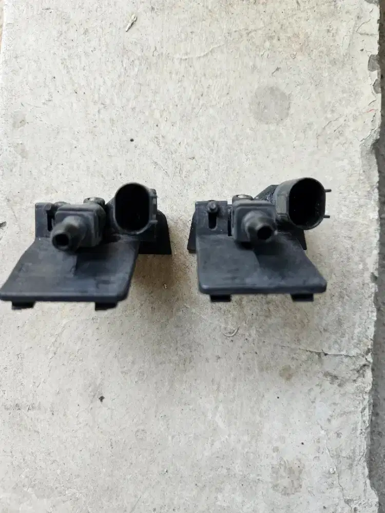 Semprotan Air Wiper Nozzle BMW X5 E70 Copotan Ori