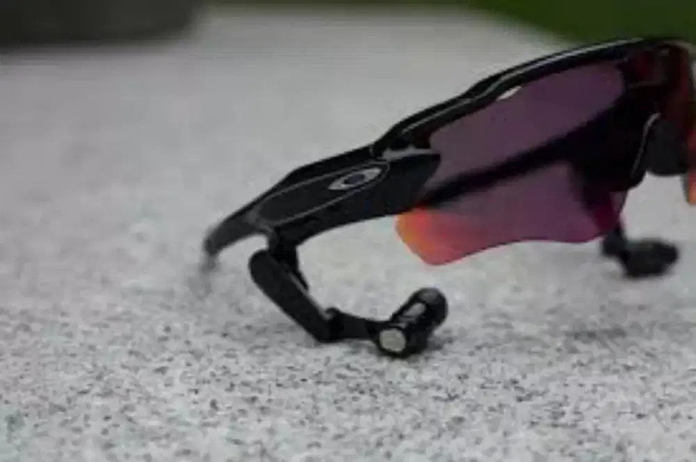 Aksesoris kacamata Oakley, with earpieces