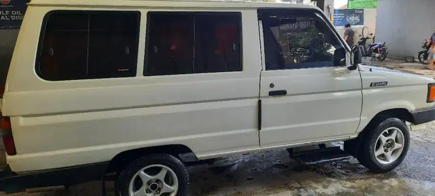 Dijual mobil kijang super 90