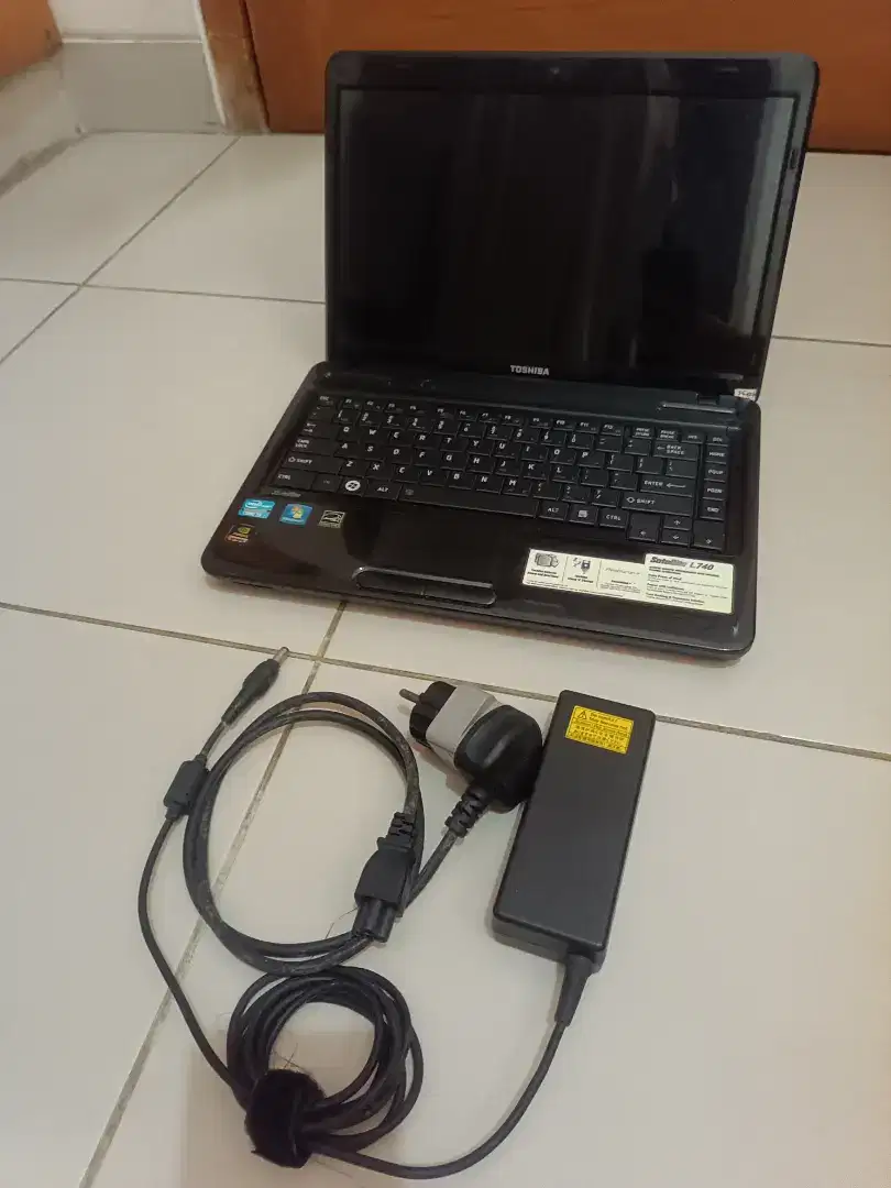 laptop toshiba satellite l740 bekas