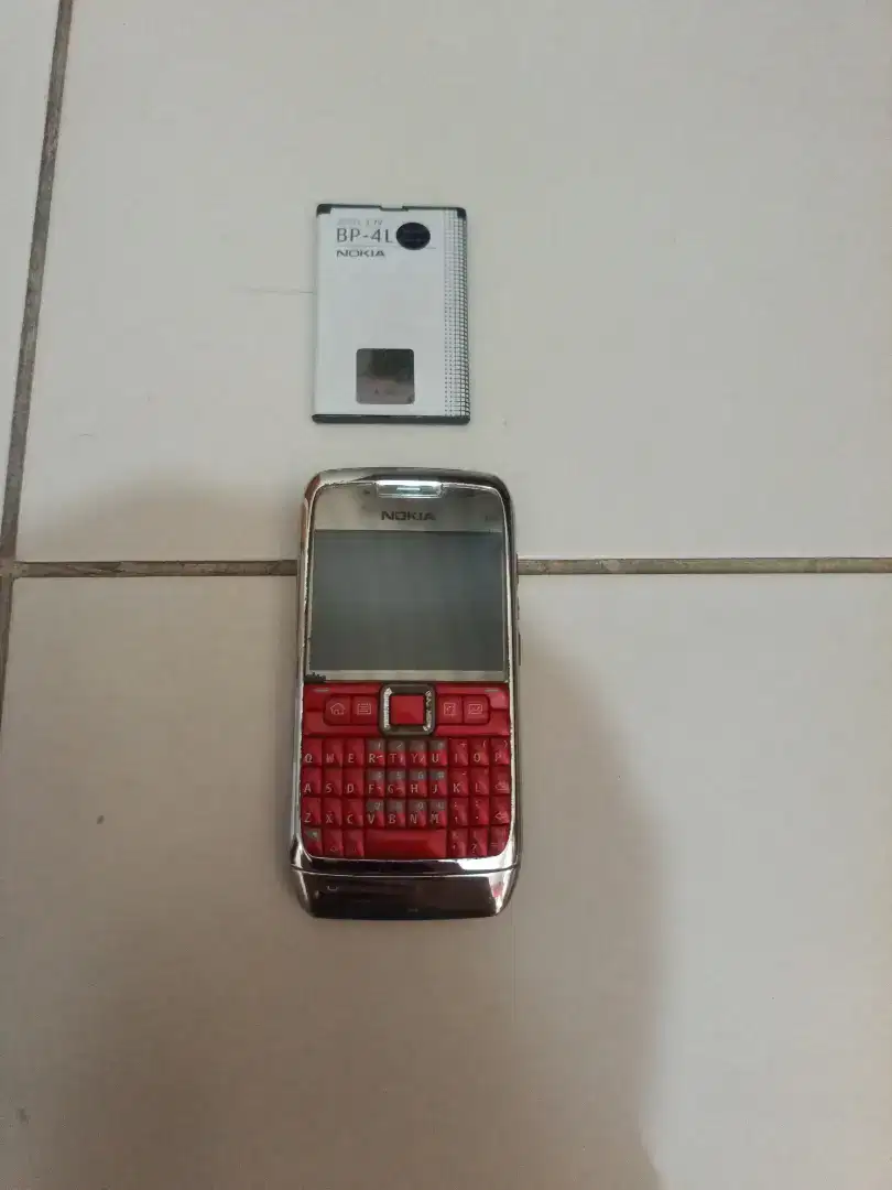 hp bekas nokia warna merah