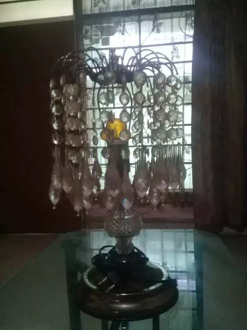 Lampu hias meja siap pakai.