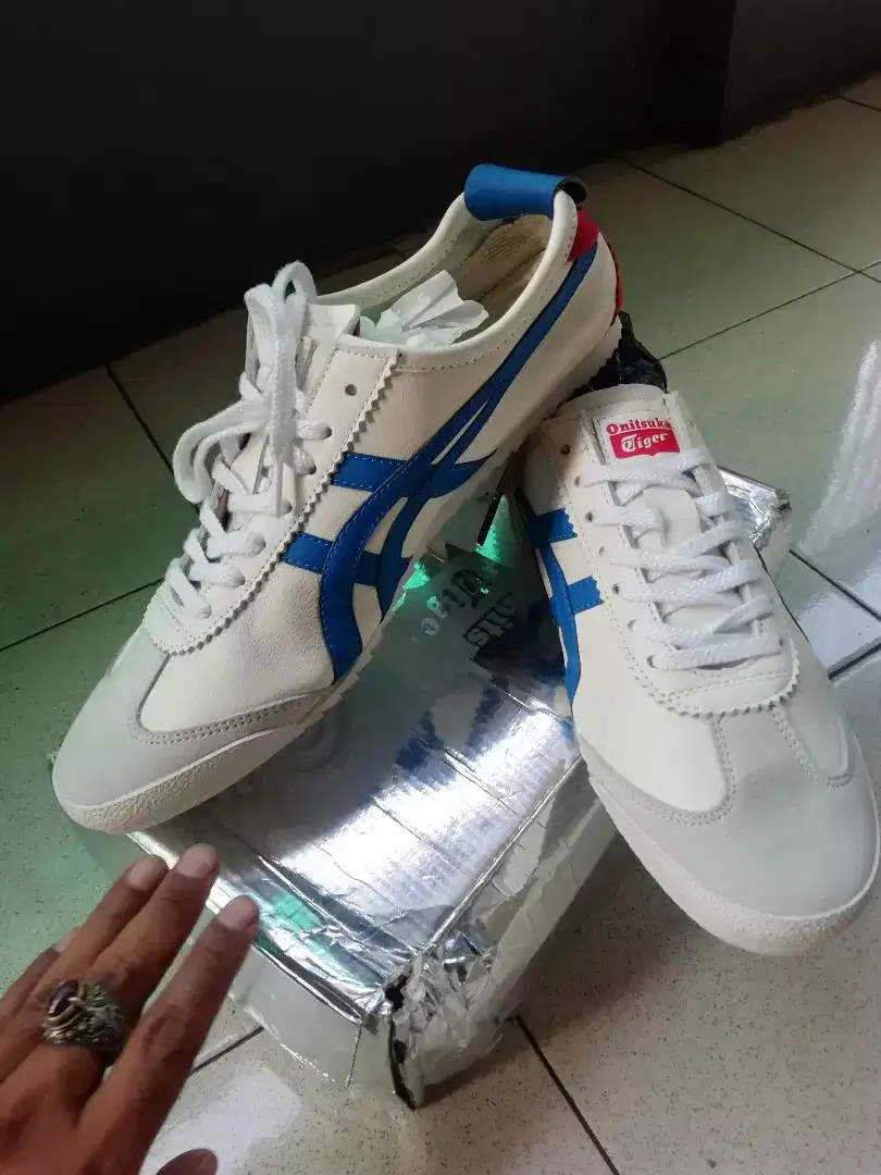 SEPATU ONITSUKA TIGER  kulit ASLI