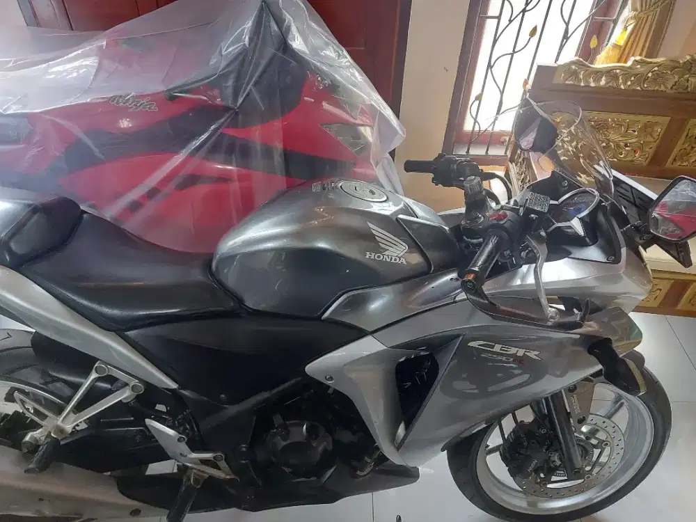 Honda CBR 250R, Tahun 2011 CBU Thailand