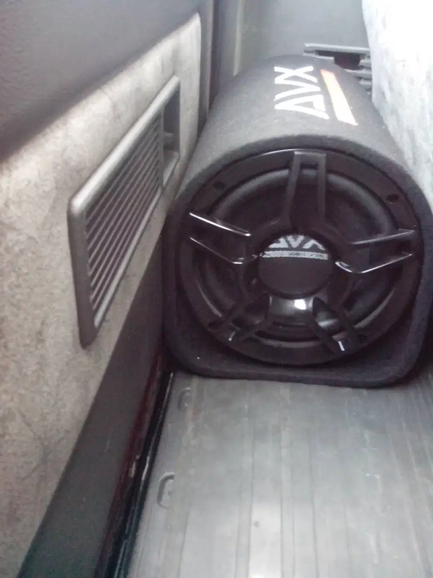 Subwoofer Aktif Mobil AVX 10