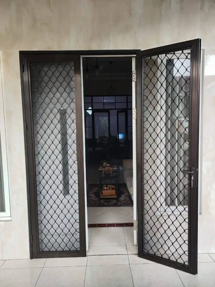 Pintu kasa nyamuk expanda aluminium