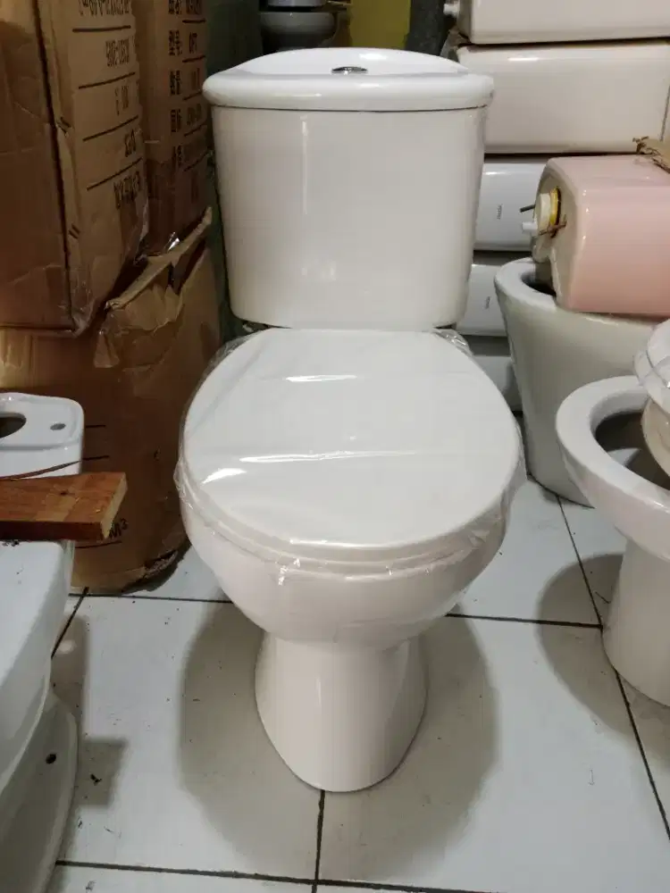 Kloset cina berkualitas berbagai merk, mulus 98%seperti baru