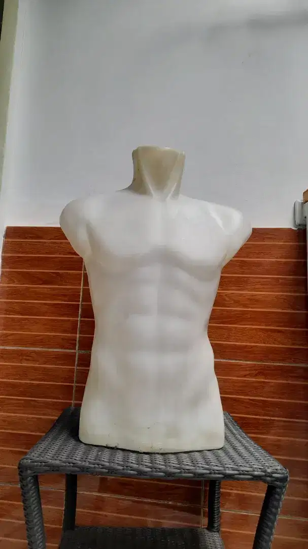 JUAL CEPAT.. PATUNG DAN HANGER UNTUK DISPLAY