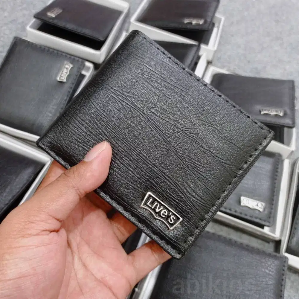 Dompet hitam simpel pria kulit sintesis rapi do2 style