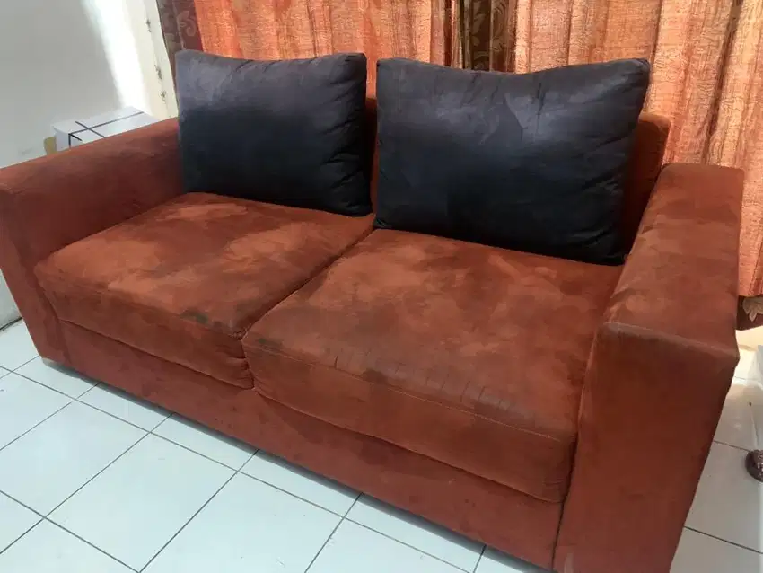 SOFA MERAH RUANG TAMU RUMAH PERABOTAN BESAR DEKORASI KURSI EMPUK MEWAH