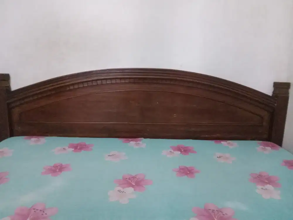 Jual Cepat BU, Tempat Tidur terawat - Kayu Jati