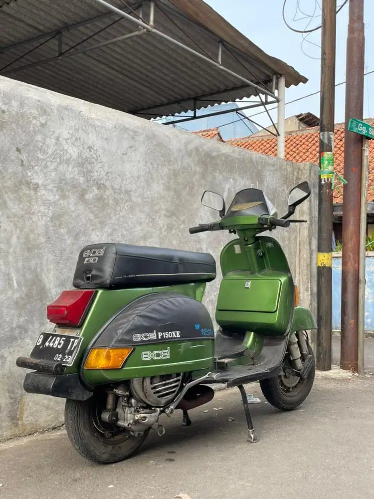 vespa excel hijau