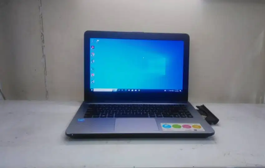 Jual laptop Asus X441NA Celeron N3350/4gb/128gb Ssd/14inci