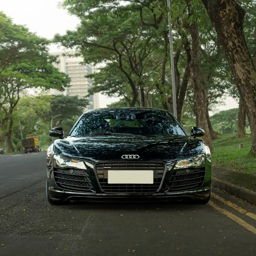 Audi R8 V8 4.2 Quattro 2008 Audi R8 2008 hitam black Surabaya BMC