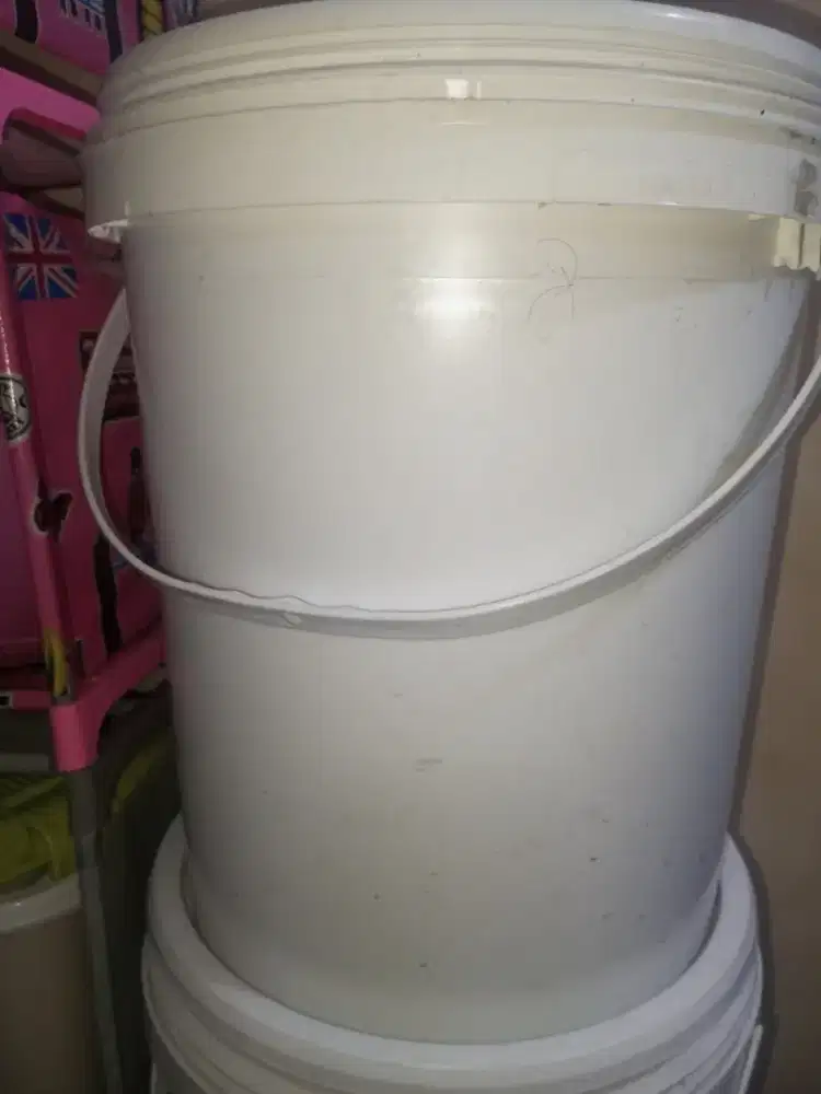 Ember putih bekas 20liter + tutup