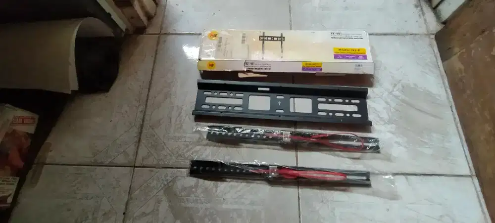 Breket TV 32-55inc baru