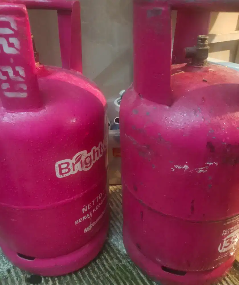 2 Tabung Gas 12Kg Dijual
