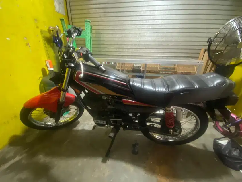 DIJUAL  CEPAT YAMAHA RX KING SIAP JLNu, MESIN OK. SURAT-SURAT LENGKAP.