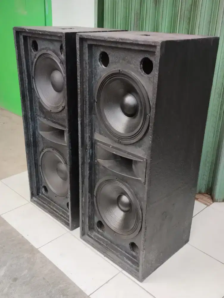 12 inch dobel Twitter suaranya mantap.