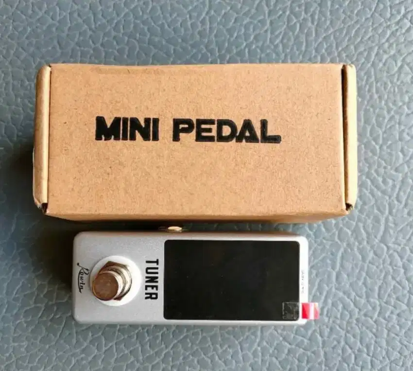 TUNER ROWIN UNTUK GITAR DAN BASS