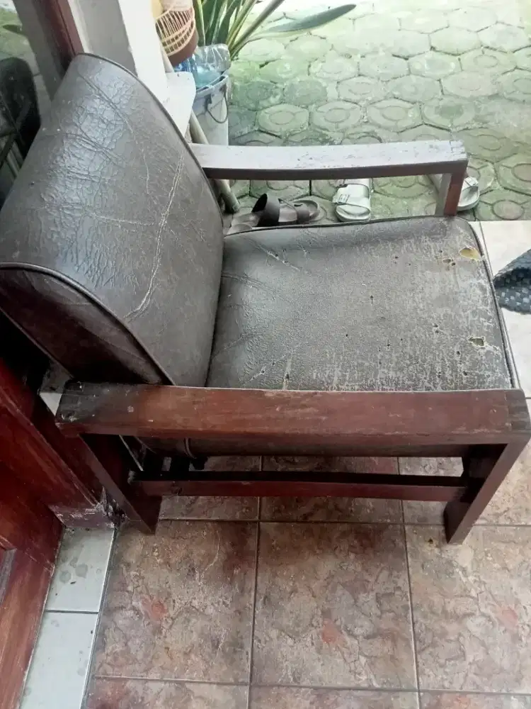 Kursi kayu jati tua asli sdh 50 tahunan usia nya