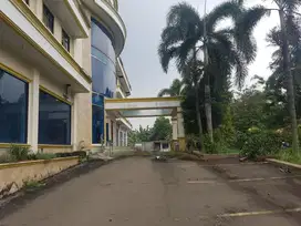 Jual Cepat Gedung Komersil pas unk Hotel dan Supermal dan Kampus,nego.