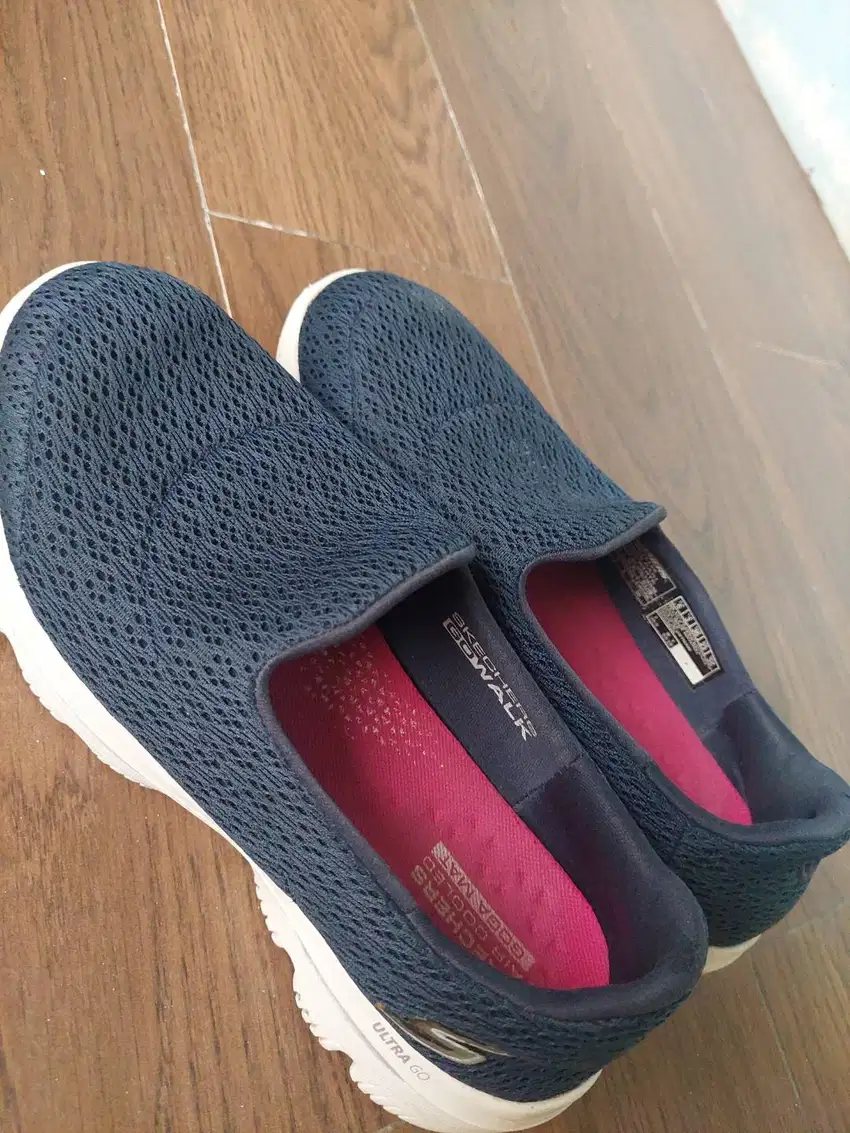 Preloved Skechers Go Walk Navy Size 36 Original