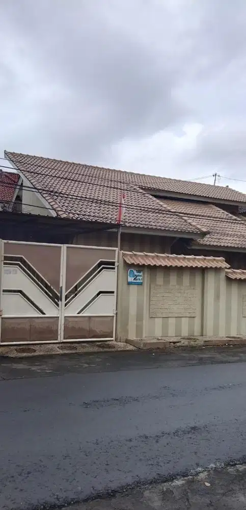 Dijual Rumah Bangunan Paten DiPerumahan Elite,Jalan utama akses 2mobil
