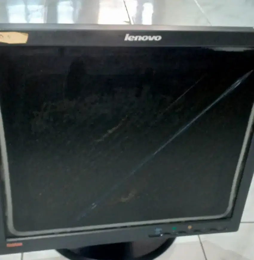 Monitor LCD 15 Inch lenovo idup normal minus polaris