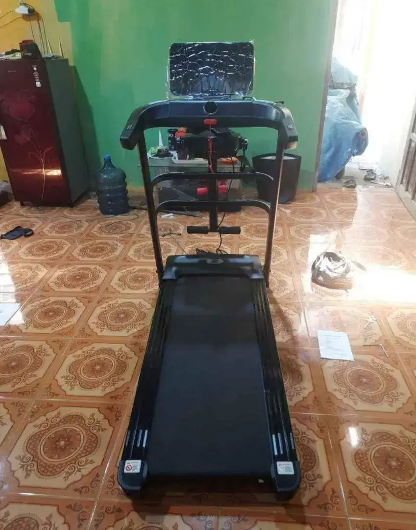 Motorized treadmill total 625