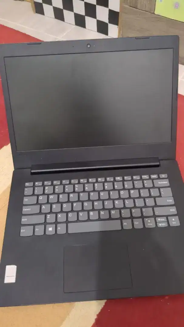 Lenovo AMD A4 9125 RAM 4GB /SSD 240 GB (nego..)