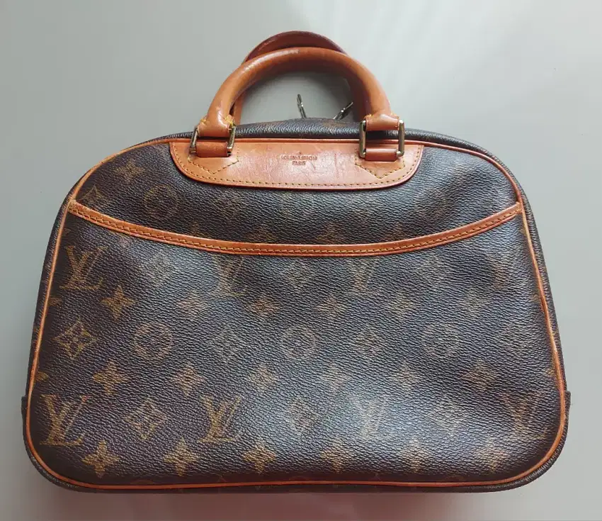 Tas Handbag  Wanita LV