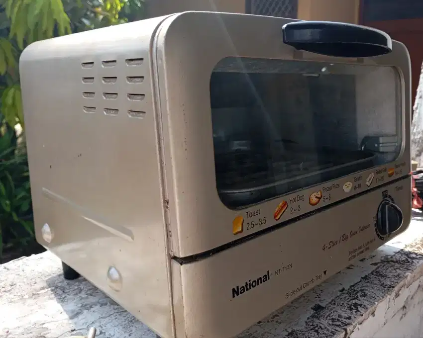 Oven Toaster (pemanggang roti)