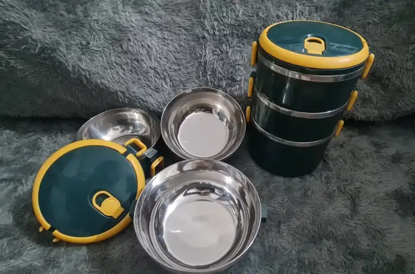 Rantang bekal 3 susun