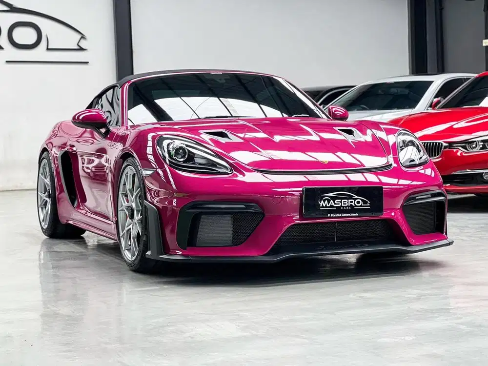 Porsche 718 Spyder GT4 RS 2024 odo 200 perak delivery mileage